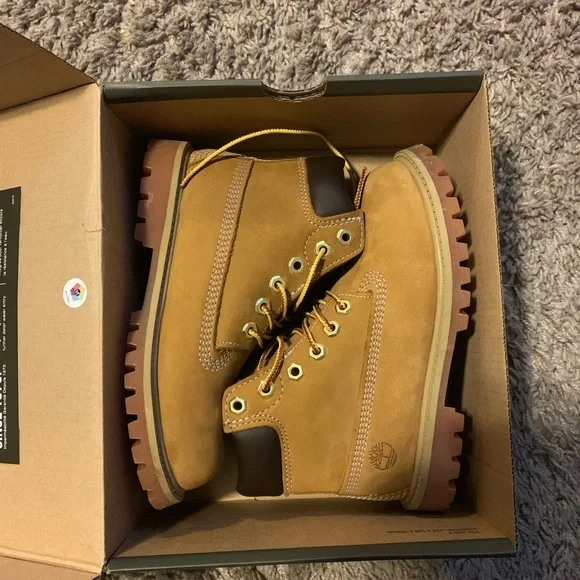 6in Timberland Premium waterproof boot - Picture 3 of 5